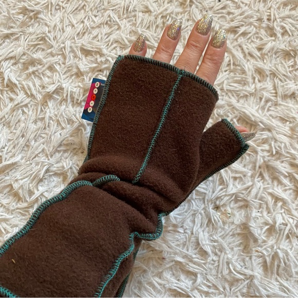 XMITTENS Recycled Fleece Long Fingerless Mitts - Picture 5 of 5